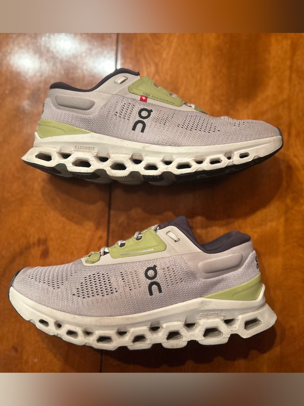 On cloud women’s running shoes